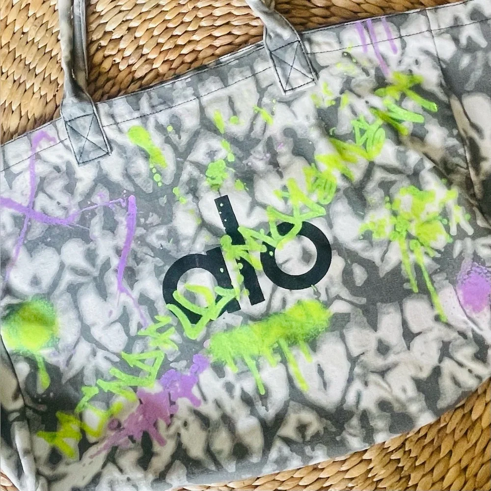 ALO Yoga Limited Edition “Neon Graffiti” Tote - Picture 4 of 4